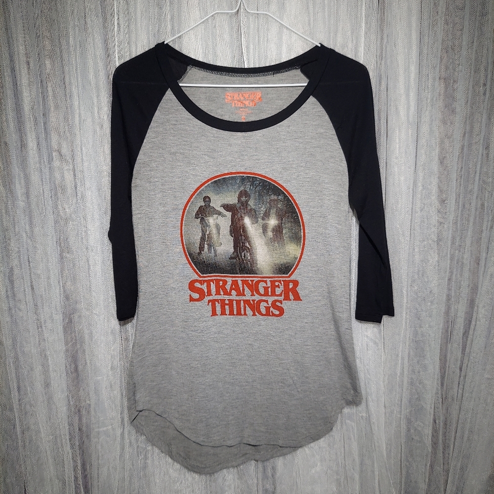 STRANGER THINGS BLACK AND GREY 3/4 SLEEVE SHIRT. SUPER SOFT. SIZE JUNIORS SMALL